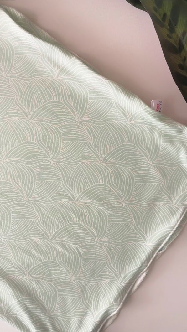 Ultra-light Vintage Fern Nursing Poncho