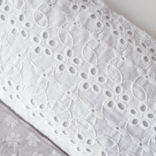Broderie Lace Beansprout Husk Pillow